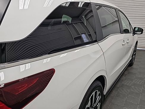 New 2026 Honda Odyssey EX-L image 9