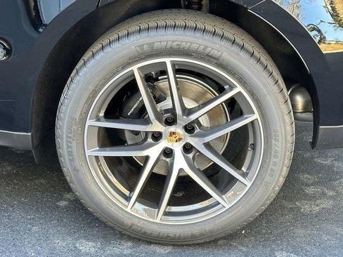 New 2026 Porsche Macan AWD/4WD image 7