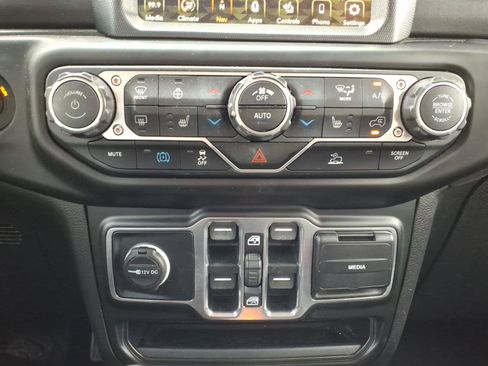 Used 2021 Jeep Wrangler Unlimited Sahara w/ Cold Weather Group image 21