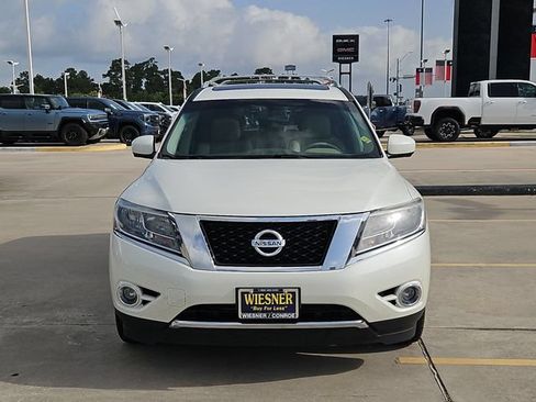 Used 2015 Nissan Pathfinder Platinum FWD image 2