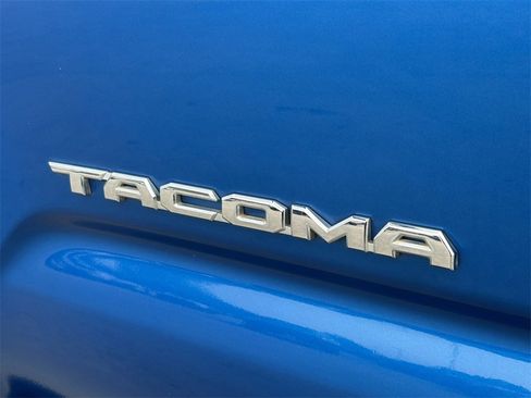 Used 2017 Toyota Tacoma SR5 image 15