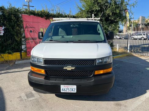Used 2019 Chevrolet Express 2500 w/ Driver Convenience Package RWD image 2