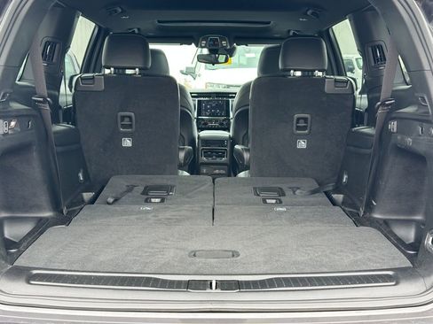 Used 2023 Jeep Grand Cherokee L Laredo image 12