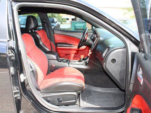 Used 2019 Dodge Charger Scat Pack w/ Dynamics Package RWD image 29