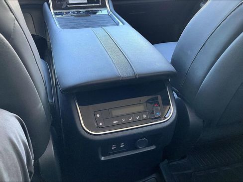 Used 2025 Nissan Armada SV image 30