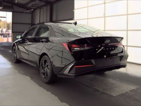 Used 2026 Hyundai Elantra Sport FWD image 11