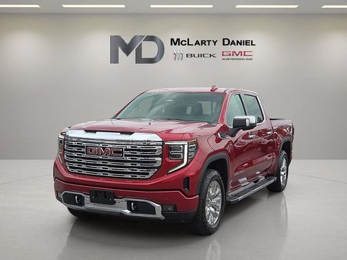 Used 2024 GMC Sierra 1500 Denali AWD/4WD image 3