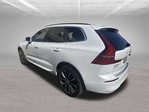 Used 2022 Volvo XC60 B5 Momentum w/ Climate Package AWD/4WD image 11