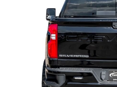Used 2020 Chevrolet Silverado 2500 LTZ AWD/4WD image 47