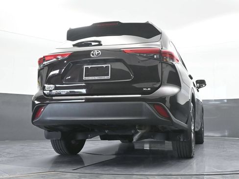 Used 2022 Toyota Highlander XLE FWD image 59