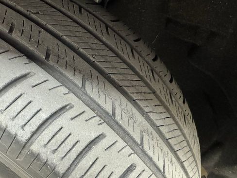 Certified 2022 Ford Explorer XLT w/ Equipment Group 202A image 30