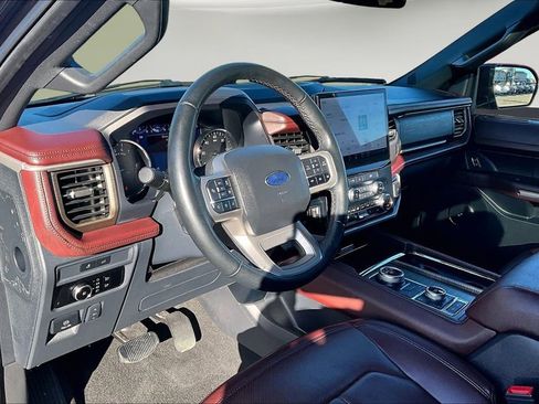 Used 2024 Ford Expedition Limited AWD/4WD image 17
