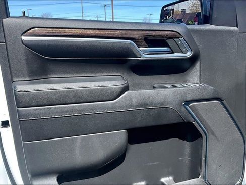Used 2023 GMC Sierra 1500 Elevation AWD/4WD image 9