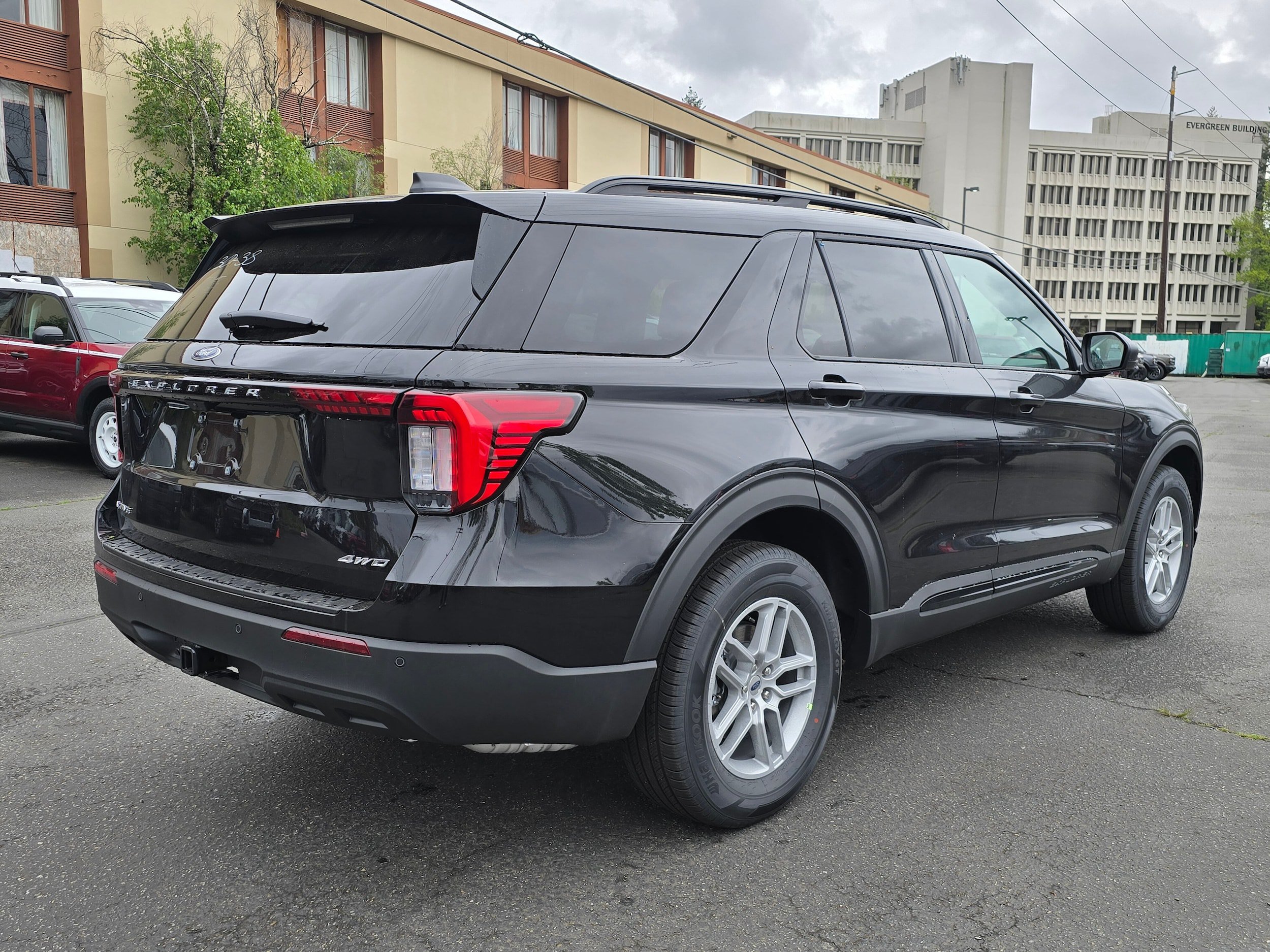 New 2026 Ford Explorer Active AWD/4WD image 5