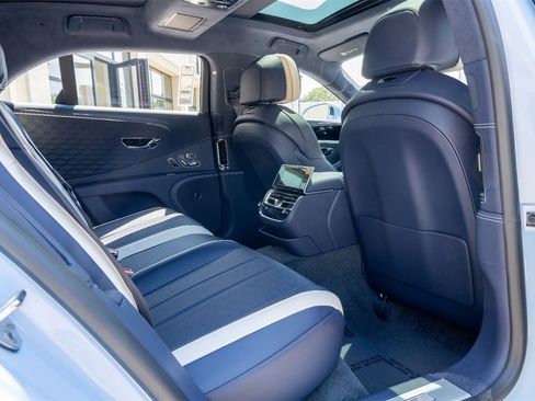New 2025 Bentley Flying Spur Plug-In Hybrid image 21