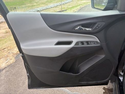 Used 2023 Chevrolet Equinox LT w/ LPO, Floor Liner Package FWD image 19