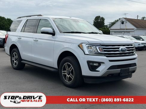 Used 2019 Ford Expedition XLT w/ Equipment Group 201A AWD/4WD image 3