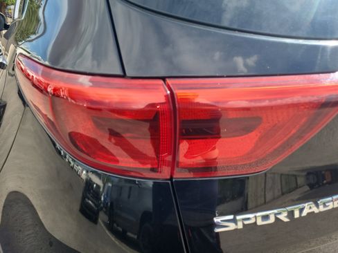 Used 2018 Kia Sportage EX FWD image 25
