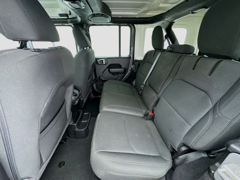 Used 2023 Jeep Wrangler Unlimited AWD/4WD image 15
