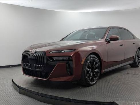 Used 2023 BMW 740i RWD image 2