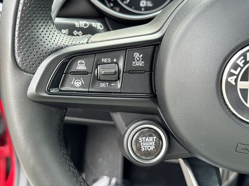 Used 2023 Alfa Romeo Giulia Veloce image 25