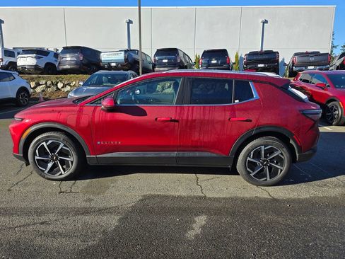 New 2026 Chevrolet Equinox EV LT image 8