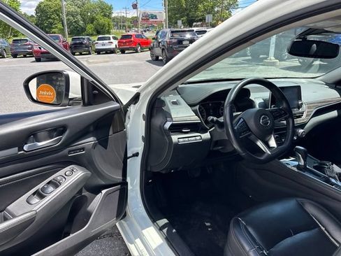 Used 2019 Nissan Altima 2.5 Platinum AWD/4WD image 11