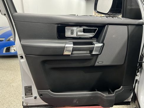 Used 2016 Land Rover LR4 HSE image 19