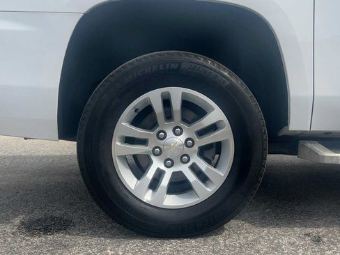 Used 2020 Chevrolet Suburban LT RWD image 39