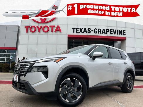 Used 2025 Nissan Rogue SV image 1