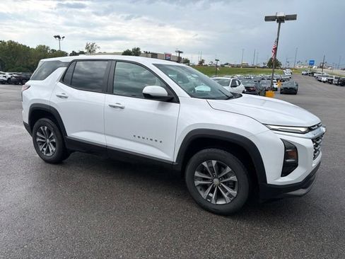 Used 2026 Chevrolet Equinox LT AWD/4WD image 10