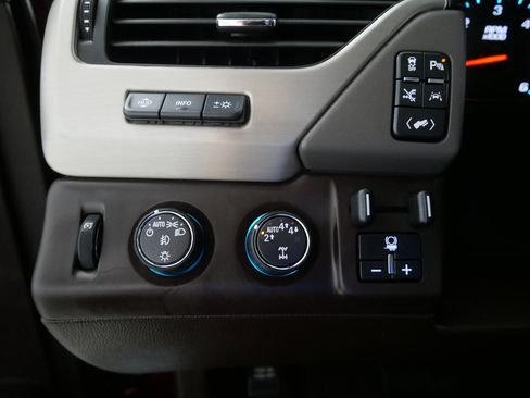 Used 2019 GMC Yukon Denali image 26