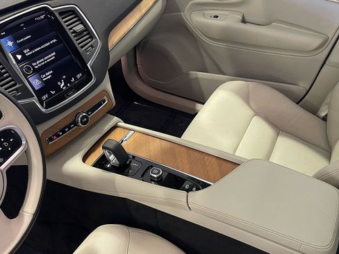 Used 2022 Volvo XC90 T8 Inscription Expression w/ Climate Package AWD/4WD image 28
