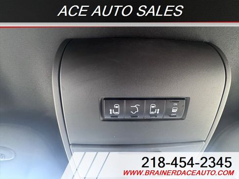 Used 2018 Dodge Grand Caravan GT FWD image 19
