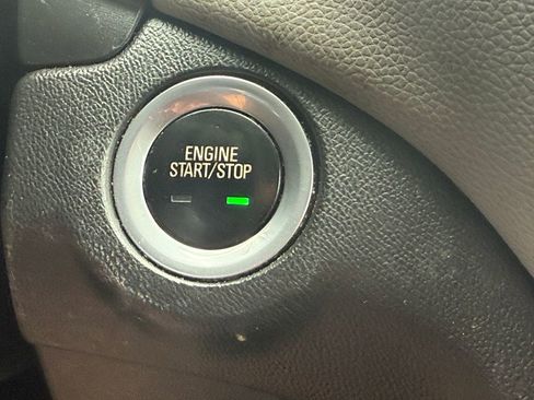 Used 2021 Chevrolet Equinox LS w/ LPO, Blackout Package AWD/4WD image 27