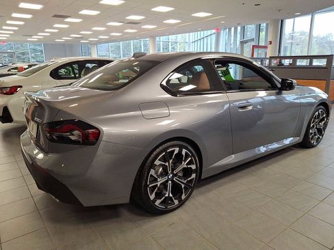 New 2025 BMW 230i xDrive Coupe w/ Convenience Package AWD/4WD image 4