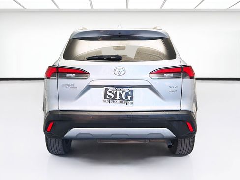 Used 2024 Toyota Corolla Cross XLE image 5