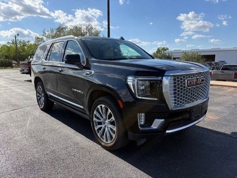 Used 2021 GMC Yukon Denali w/ Denali Premium Package image 5
