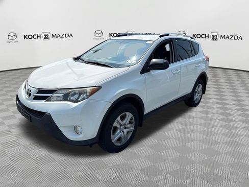 Used 2015 Toyota RAV4 LE AWD/4WD image 3