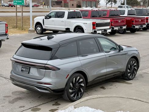 Used 2024 Lincoln Nautilus Reserve w/ Jet Appearance Package (87T) image 6