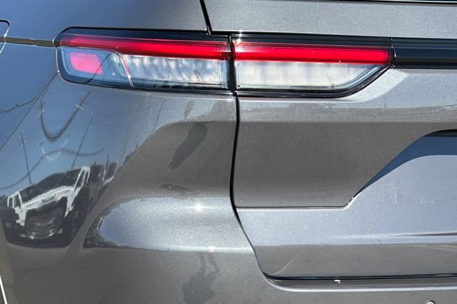 Certified 2023 Jeep Grand Cherokee Laredo RWD image 26