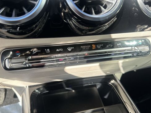 Used 2022 Mercedes-Benz GLA 250 image 17