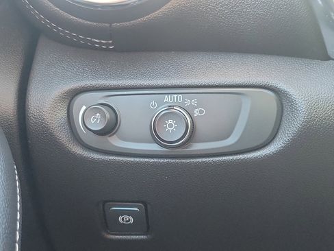 Used 2023 Chevrolet Blazer LT image 28