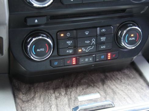 Used 2017 Ford F250 Lariat w/ Lariat Value Package image 39