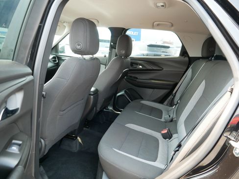 Used 2025 Chevrolet TrailBlazer LT AWD/4WD image 35