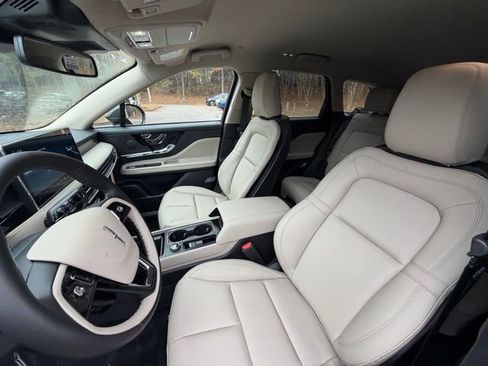 New 2026 Lincoln Corsair Premiere image 14