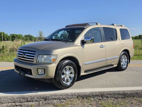Used 2004 INFINITI QX56 4WD w/ Smart Vision Pkg image 2