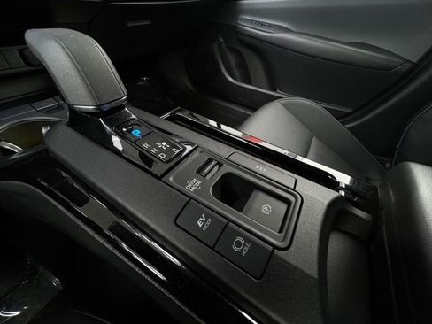 Used 2024 Toyota Prius XLE image 17