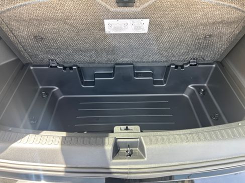 New 2026 Chevrolet Traverse High Country w/ LPO, Floor Liner Package AWD/4WD image 45