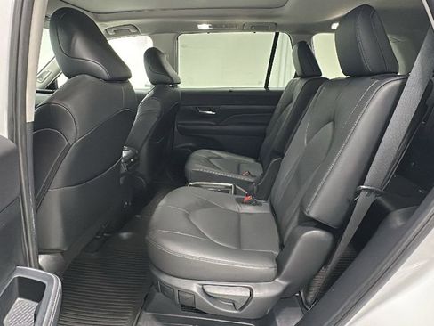Used 2024 Toyota Grand Highlander Limited image 11